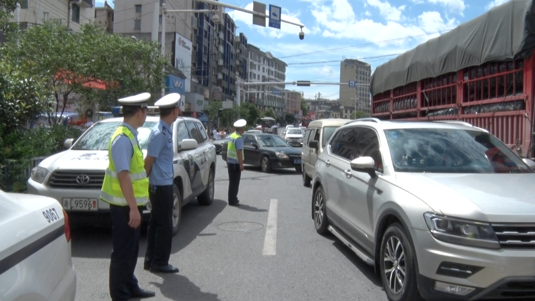 永兴县公安局交警大队开展农村交通劝导