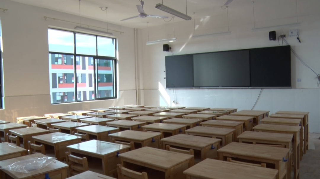 永兴一中南校区：40台“智慧黑板”入驻校园