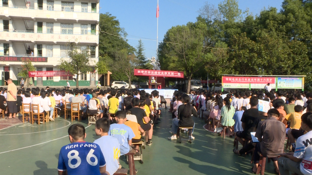 永兴县交警大队开展交通安全教育进校园活动