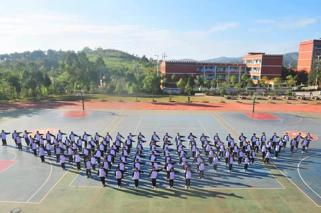 永兴县童星学校推行中小学生“阳光体育运动”