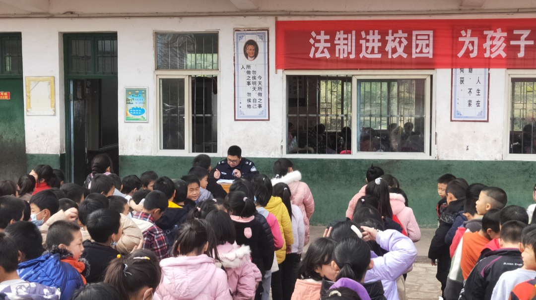 永兴县高亭司镇：法治教育进校园 为孩子健康成长护航