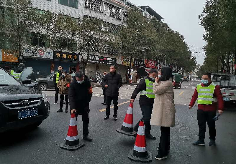永兴县鲤鱼塘镇集中开展春节期间市场整治行动