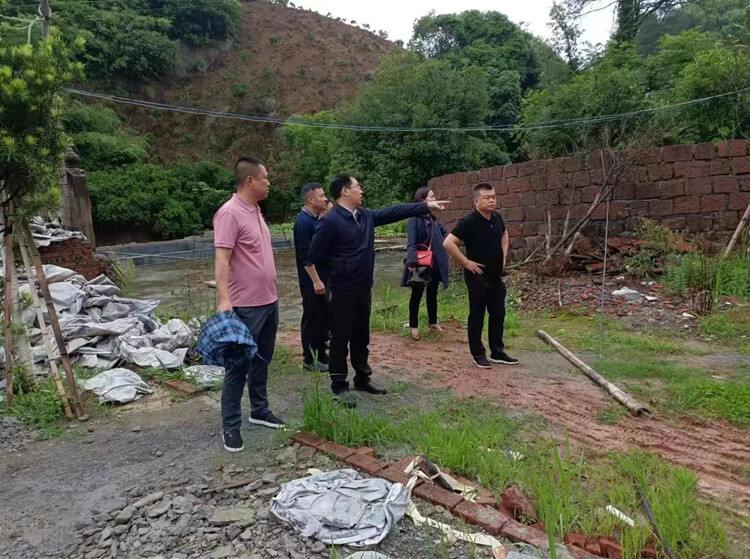 铁拳出击  强力拆除 ：永兴县开展违法用地集中拆除行动