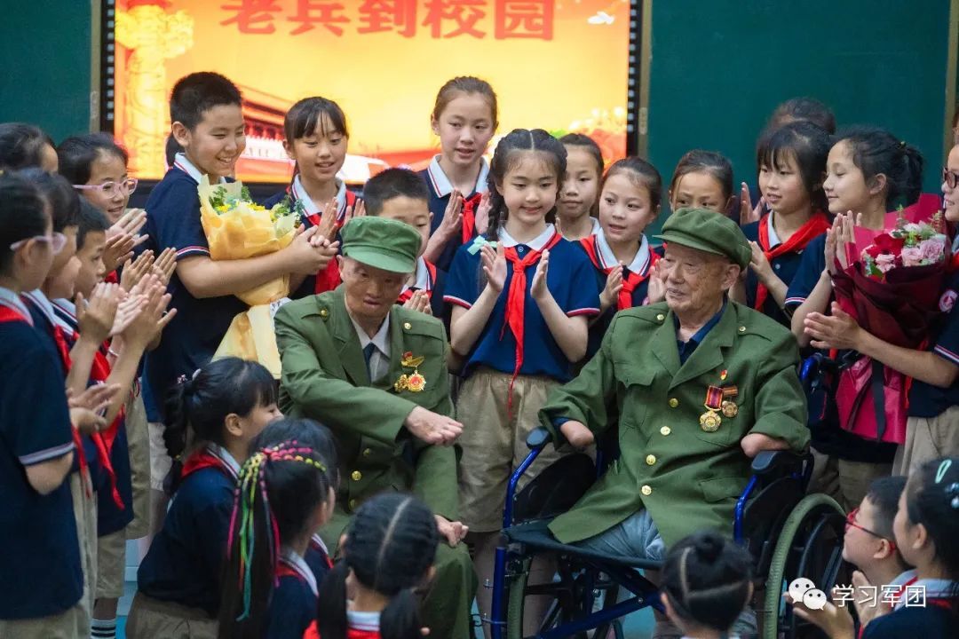 习主席给我们回过信丨“继续为党和人民贡献自己的力量” 解放军报 2022-06-09 08:52 发表于北京 图片    图片    60多年来，你们坚持爱党、信党、跟党走，积极参与爱国主义教育和国防教育活动，继续为党和人民贡献自己的力量，