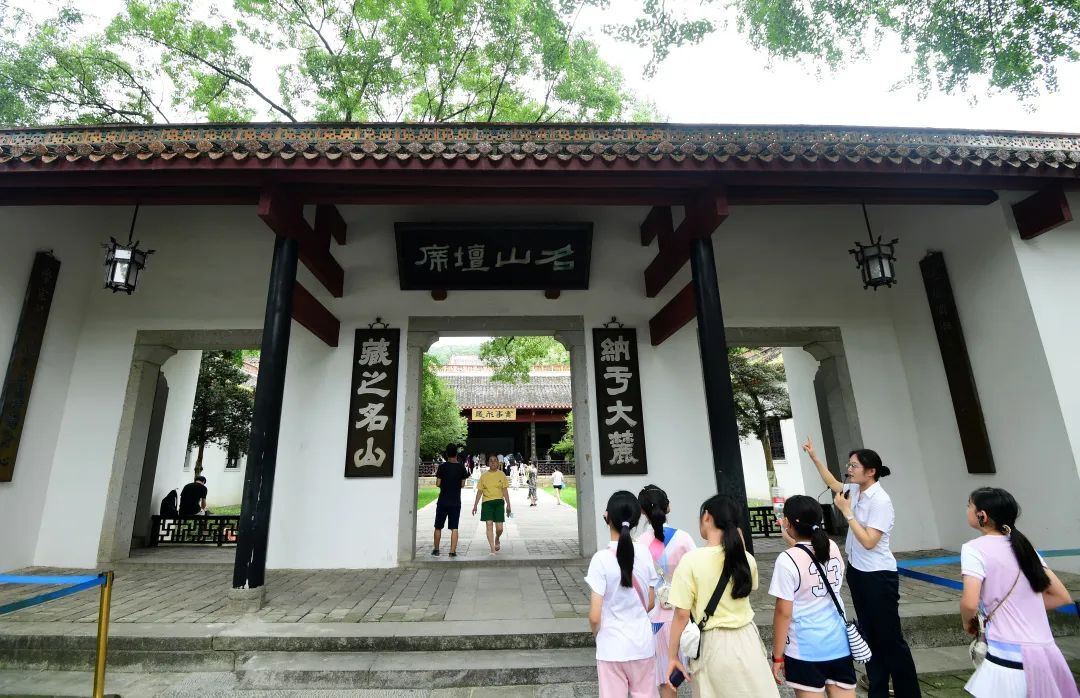 芙蓉国评论丨做好精准防护，过个快乐暑假