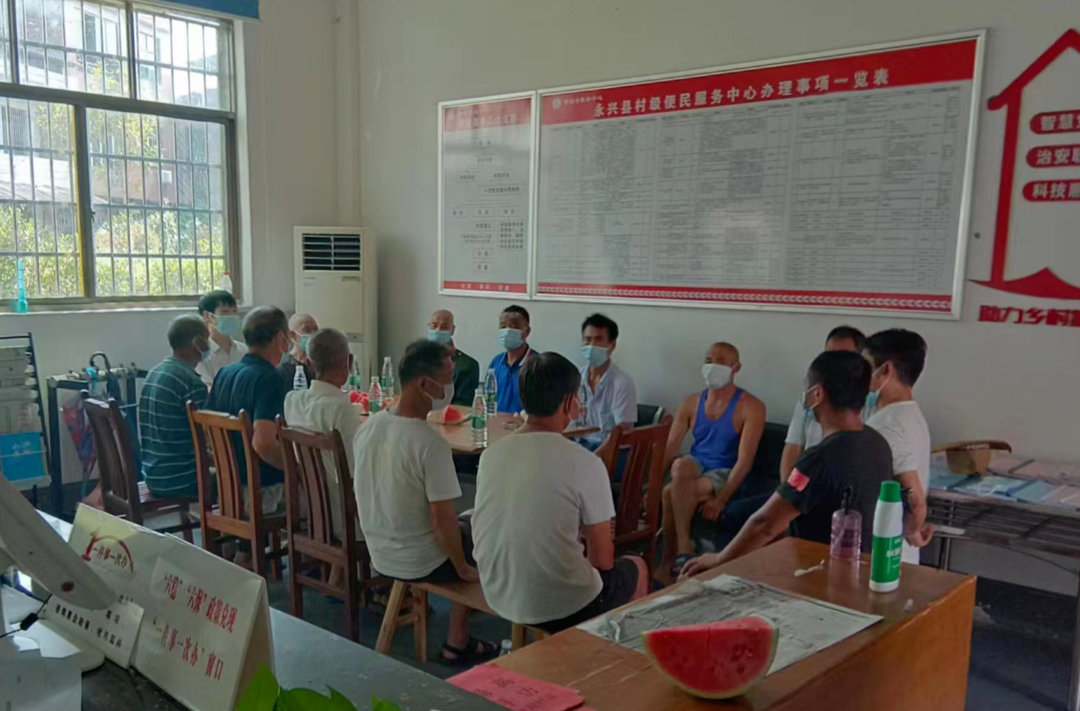 永兴县高亭司镇：“八一”走访慰问，情系退伍老兵