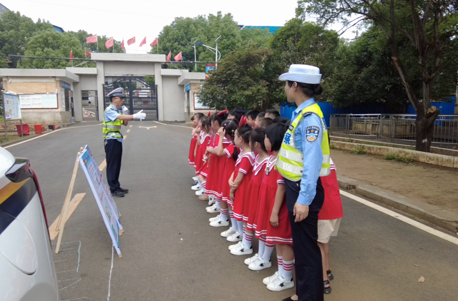 永兴县公安交警：“体验式”交通安全教育进校园