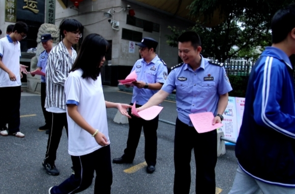 护航开学季：永兴县公安局法治宣传进校园 讲好“开学第一课”