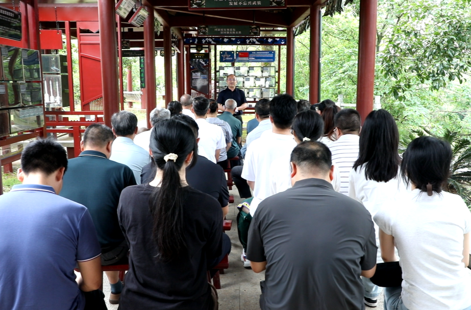 “理”耀银都：县委理论宣讲队进基层 理论春风“润”民心
