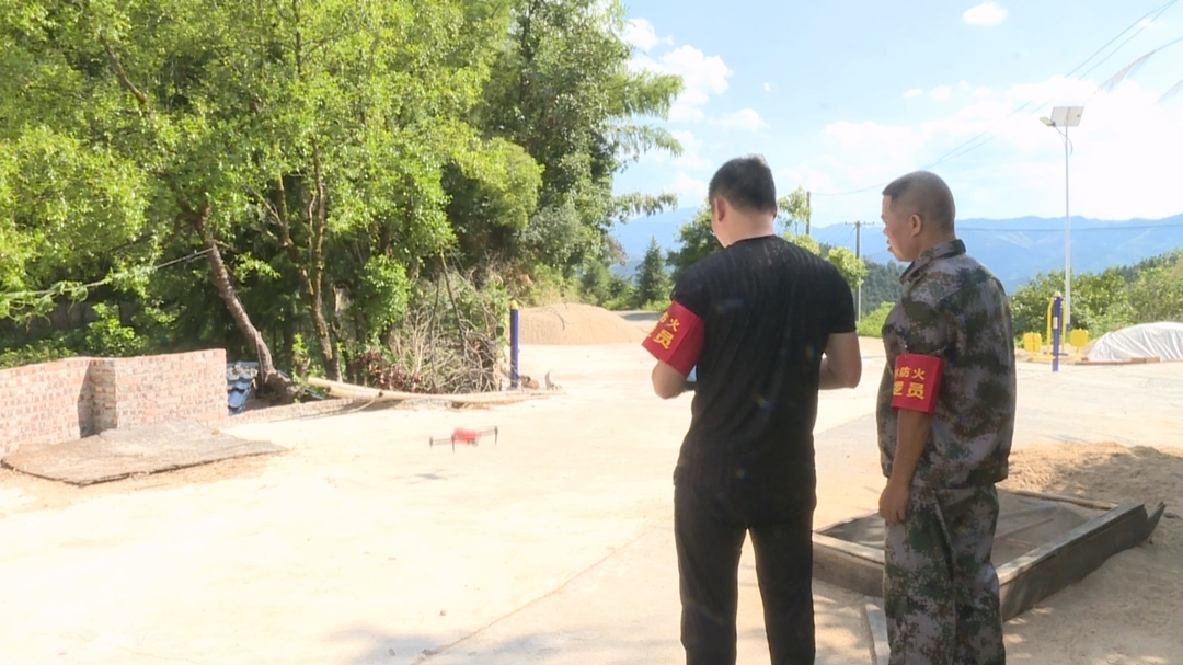 永兴县大布江乡：森林防火新举措 无人机助力高效巡逻