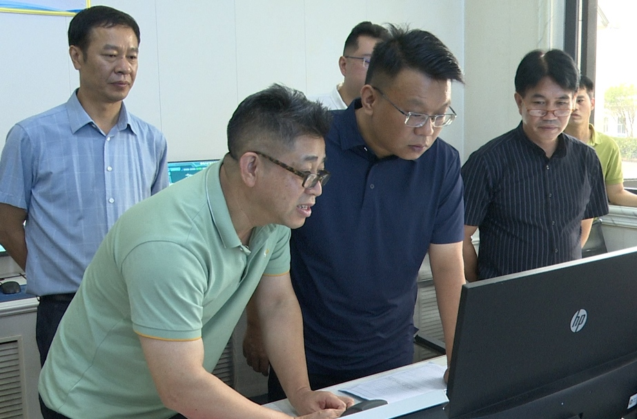 宾心华调研烤烟收购与煤矿安全生产工作