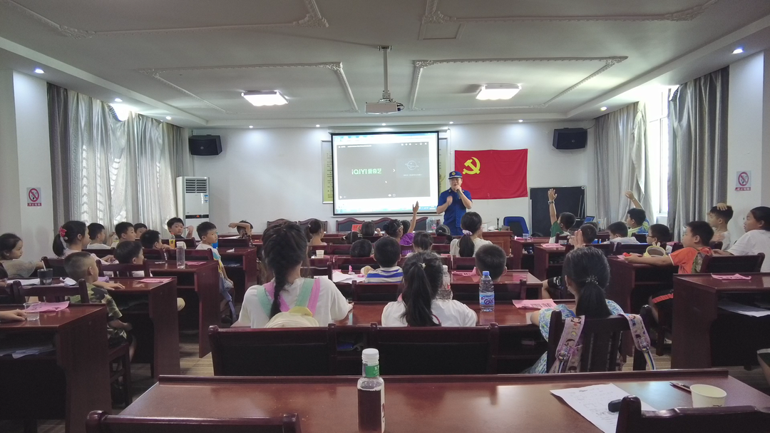 全力备战开学季|永兴县：消防员为学生送上消防安全“大礼包”