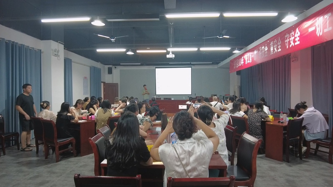 “一户一产业工人”培养工程  让劳动者好创业就好业