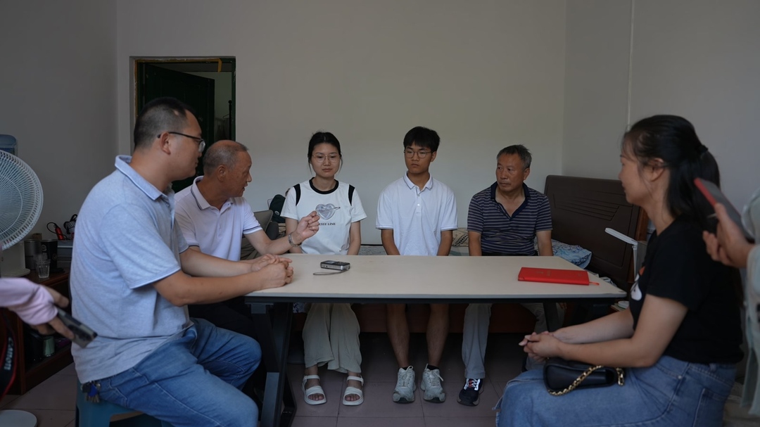 寒门学子梦圆同济大学，人生未来可期，期待爱心人士伸出援助之手，助力学子大学梦