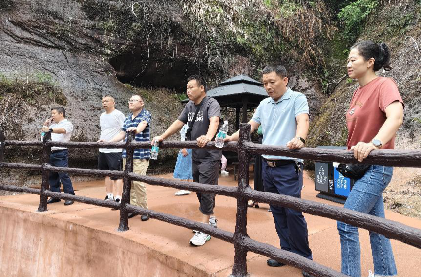 永兴县政协医卫文体界开展庆祝人民政协成立75周年座谈会暨“委员活动日”活动