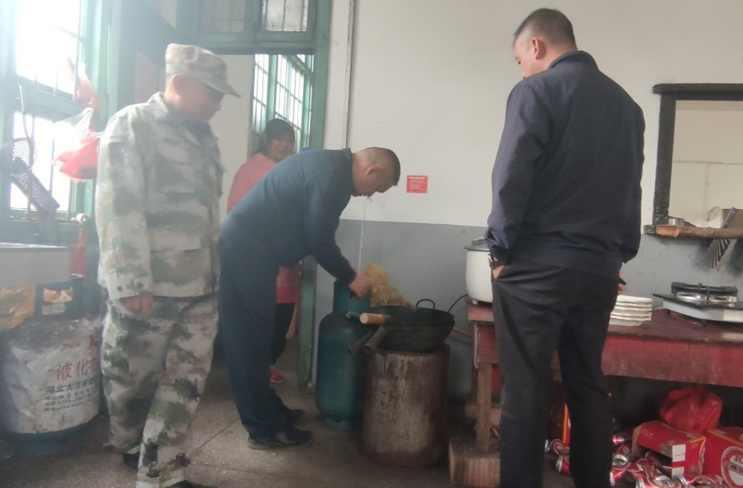 永兴县龙形市乡：拧紧燃气“安全阀”，筑牢安全“生命线”