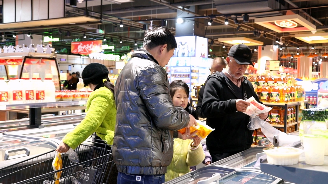 我们的节日·元宵|汤圆持续热销  元宵经济“热气腾腾”