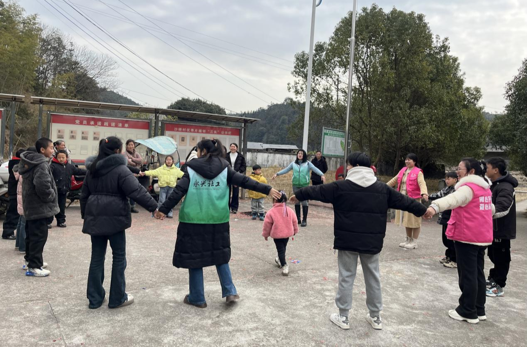 联动关爱 永兴县为留守儿童送上“开学大礼包”
