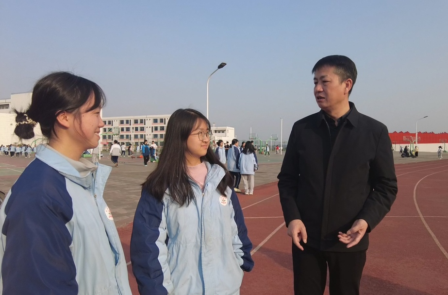 致敬劳动者|胡兆文：坚守育人初心 勇担教育使命