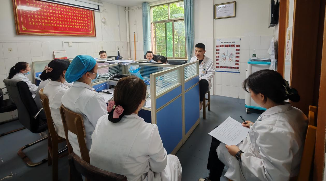 永兴县第二人民医院多学科协作 成功救治复杂病症患者