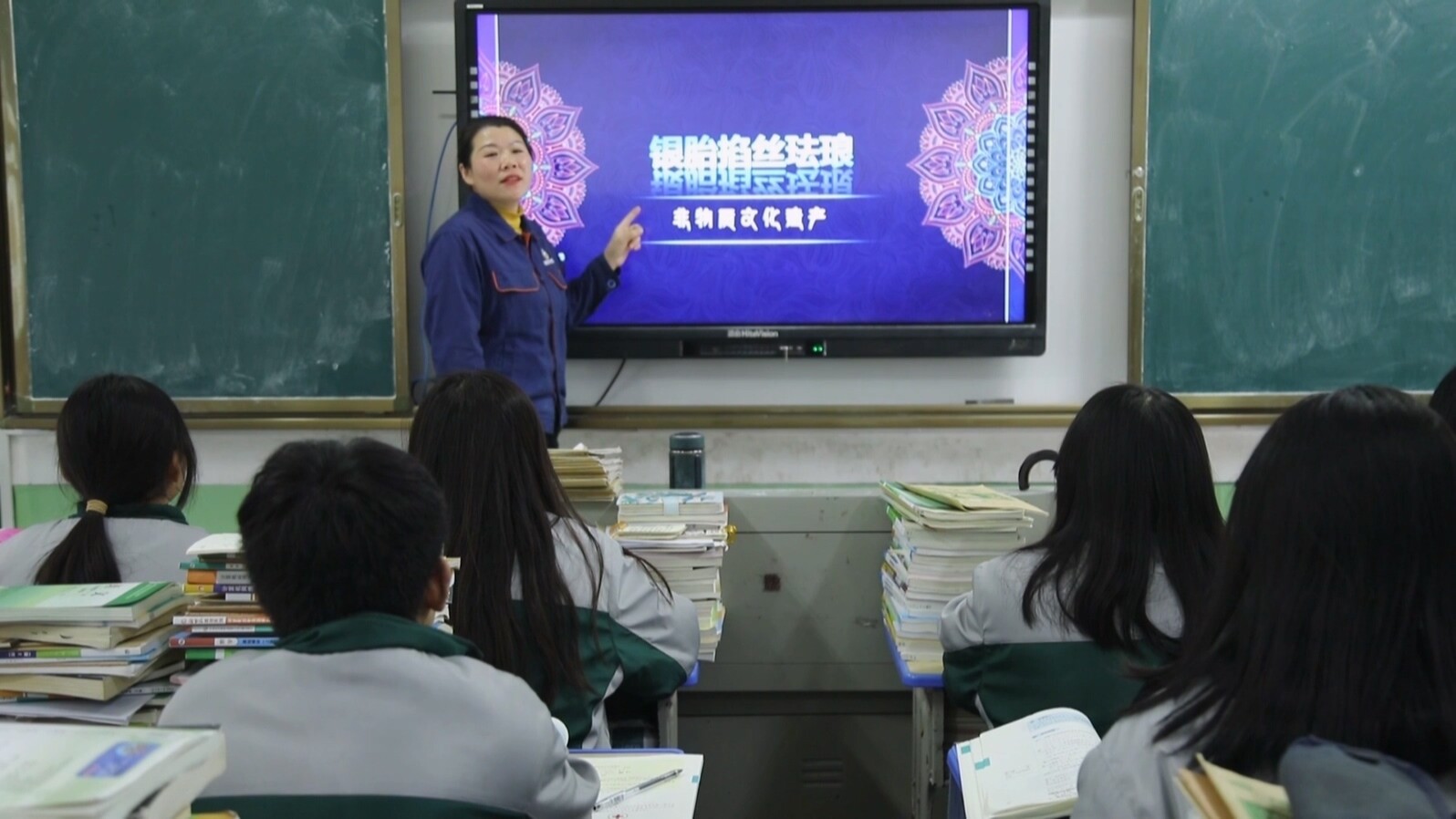 银都工匠张伟芳：铸银成器 点蓝流光