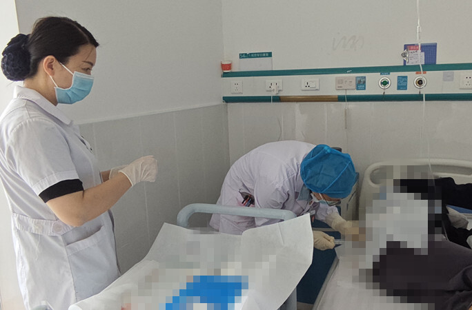 永兴县人民医院成功完成一例骨髓穿刺术