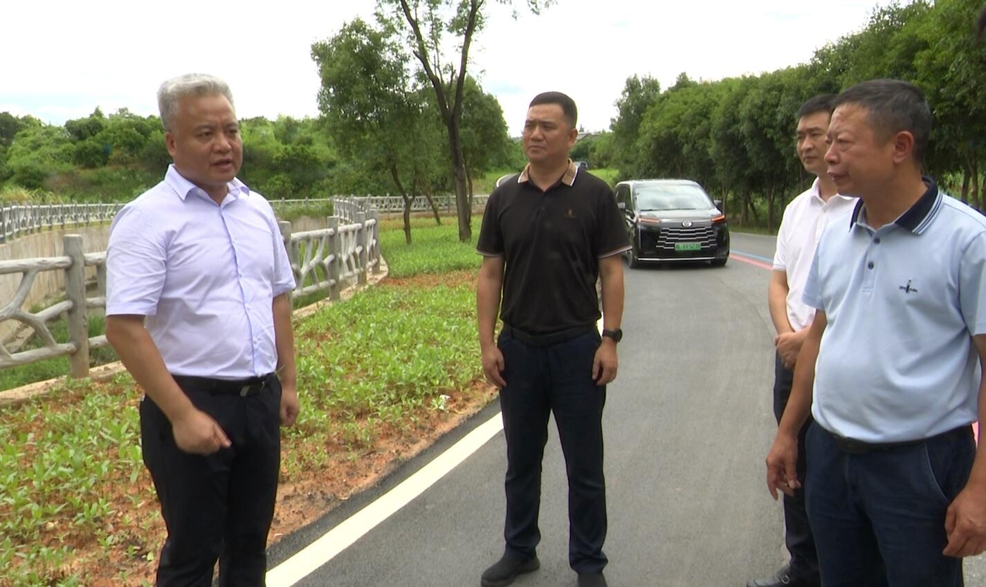 刘朝晖调研铜西公路建设情况