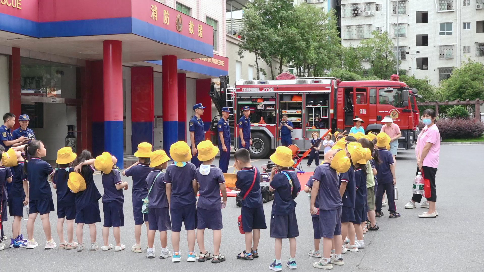 永兴：萌娃探秘消防站 安全知识记心间