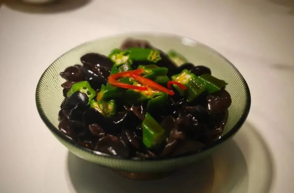 1毫克即可致命！无特效药！一盘凉拌菜让她全身“换血”……