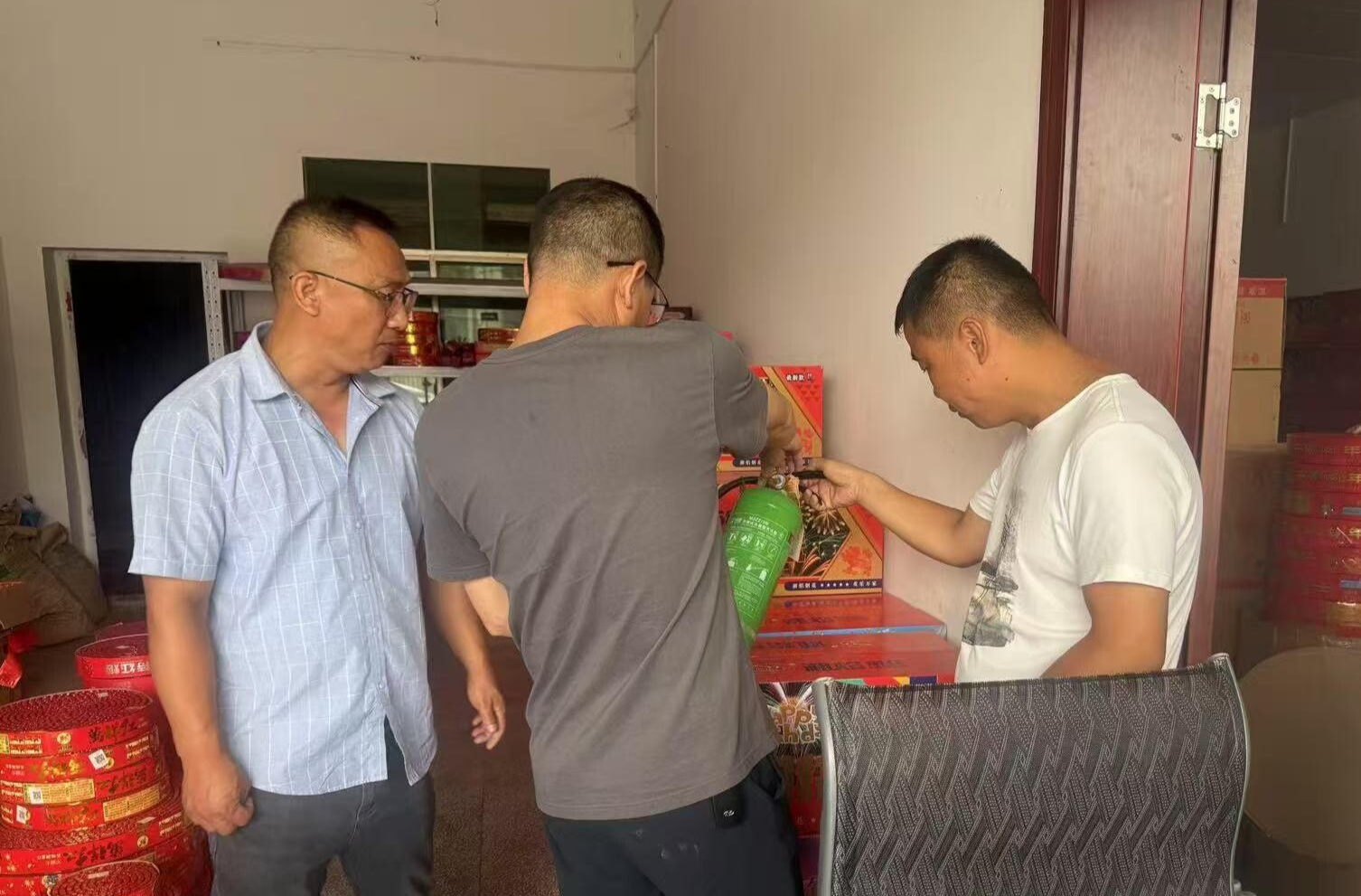 永兴县高亭司镇：人大代表开展“三法一条例两办法”执法检查
