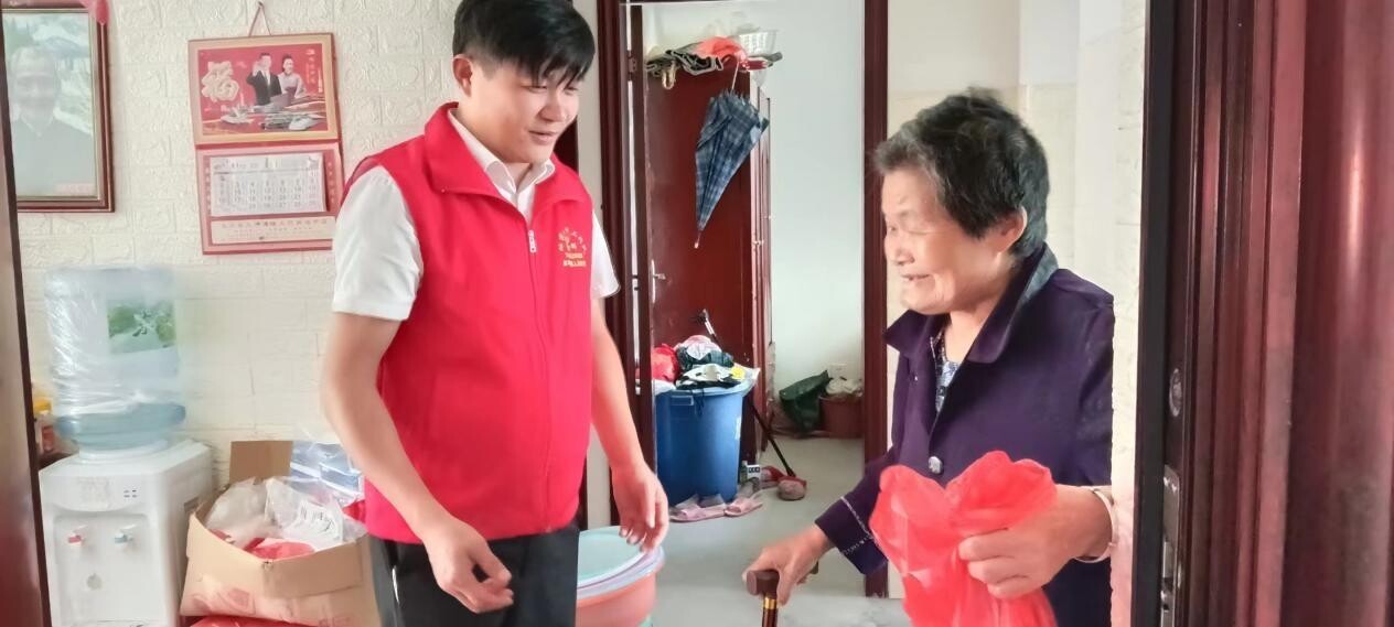 扎根乡村沃土 镌刻担当答卷——记湖南省担当作为优秀驻村第一书记侯金辉