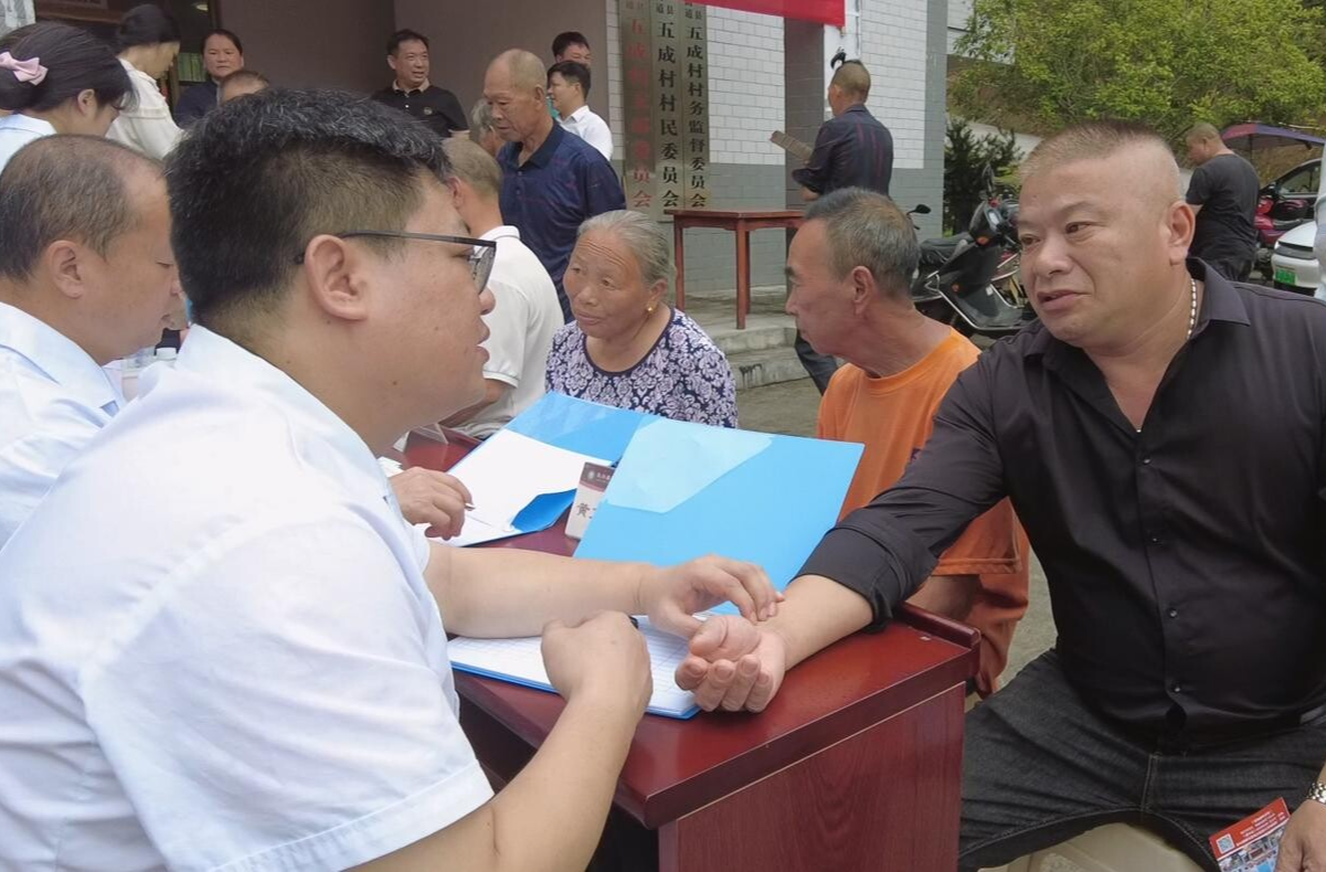 永兴县中医医院：义诊进乡村 中医适宜技术惠民暖民心