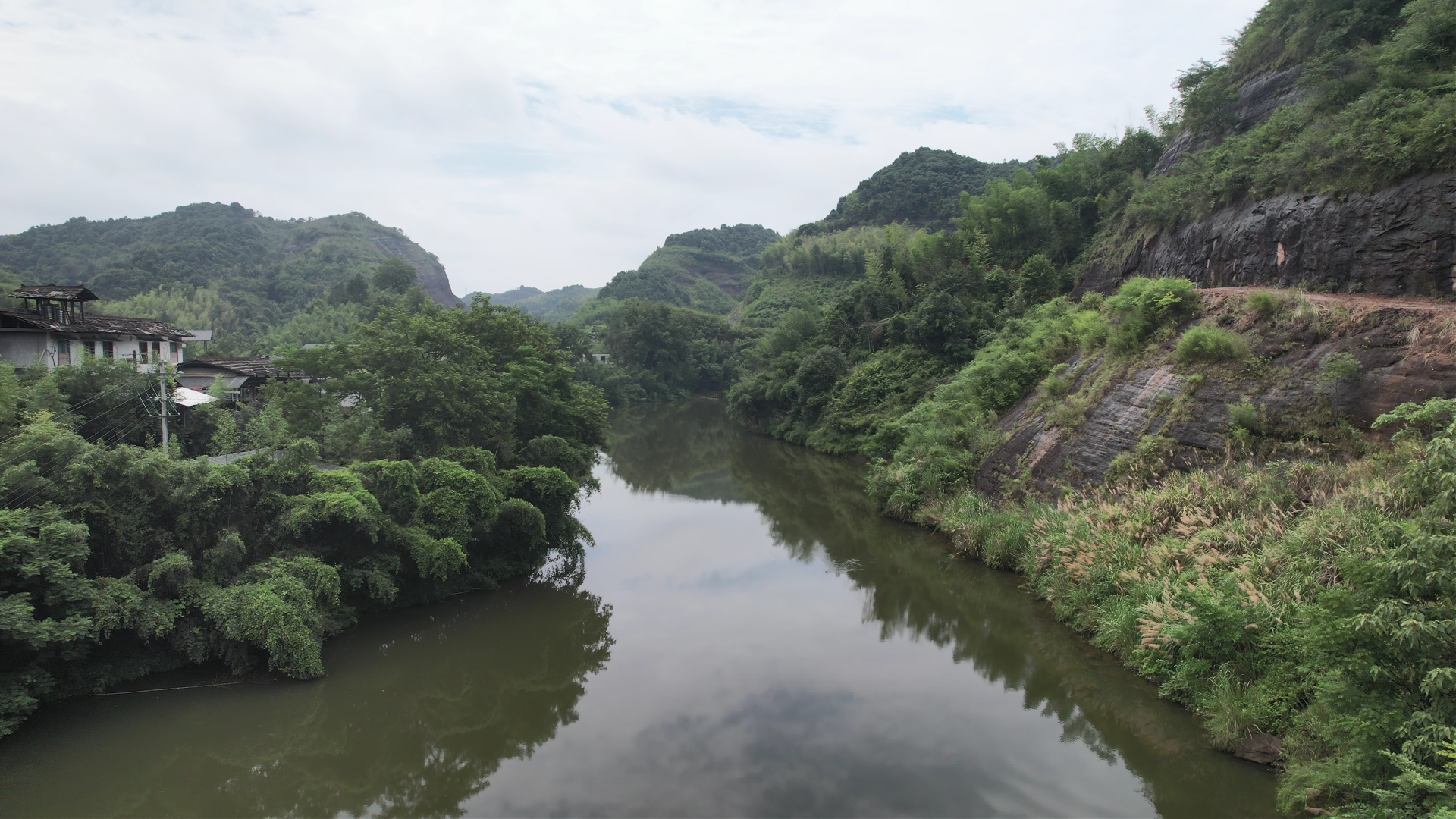 永兴县便江街道五成村驻村工作队：多措并举防溺水 下好暑期安全“先手棋”