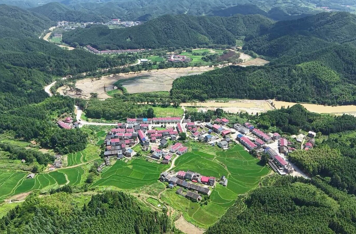 永兴县大布江乡较头村：山泉水“甜”出致富新滋味