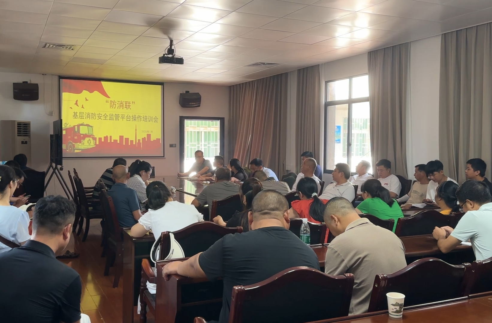 锲而不舍落实中央八项规定精神:“理论+实操”双管齐下 筑牢“九小场所”安全防线