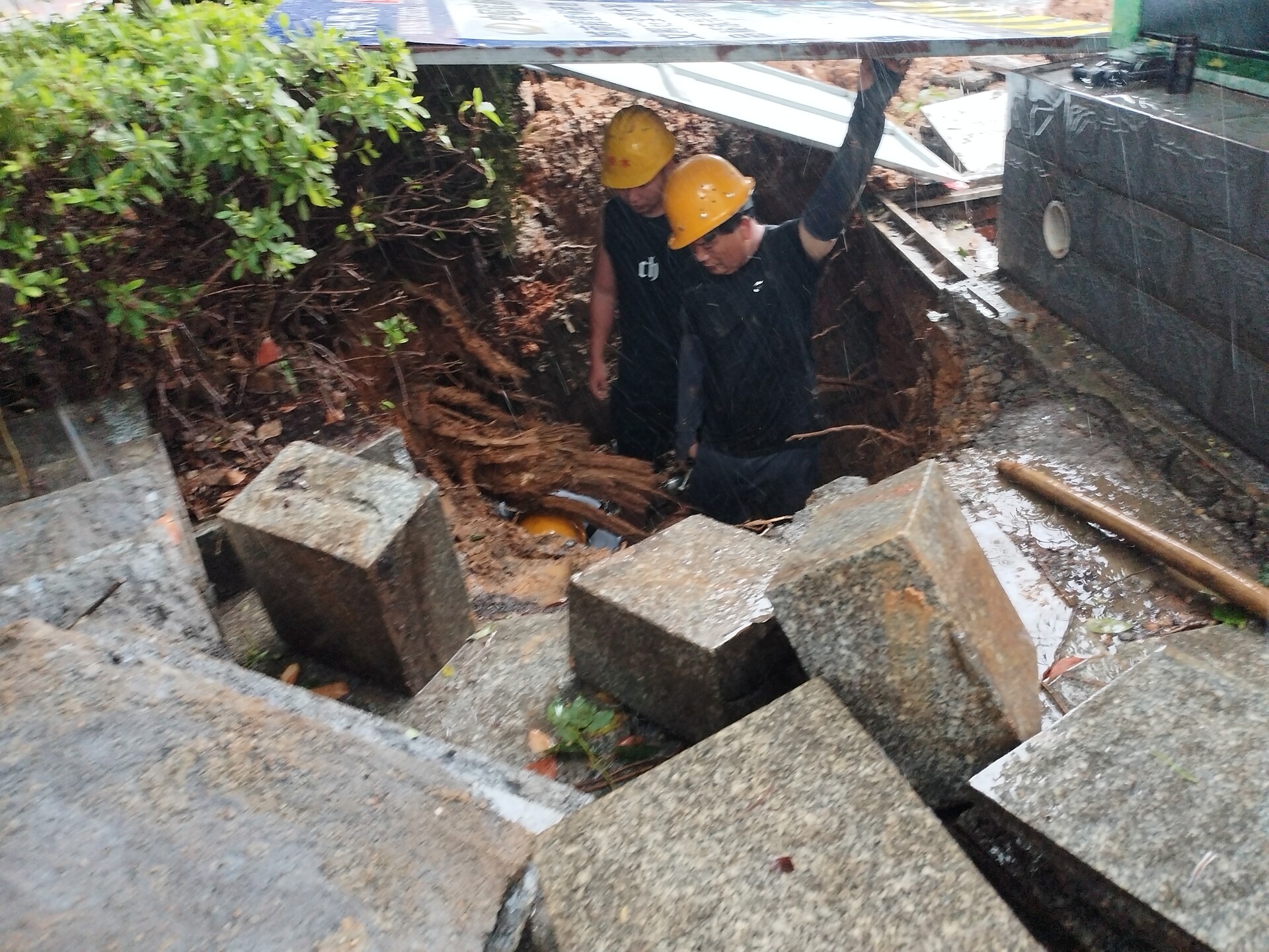永兴：暴雨抢修攻坚，受损主供水管道被成功修复
