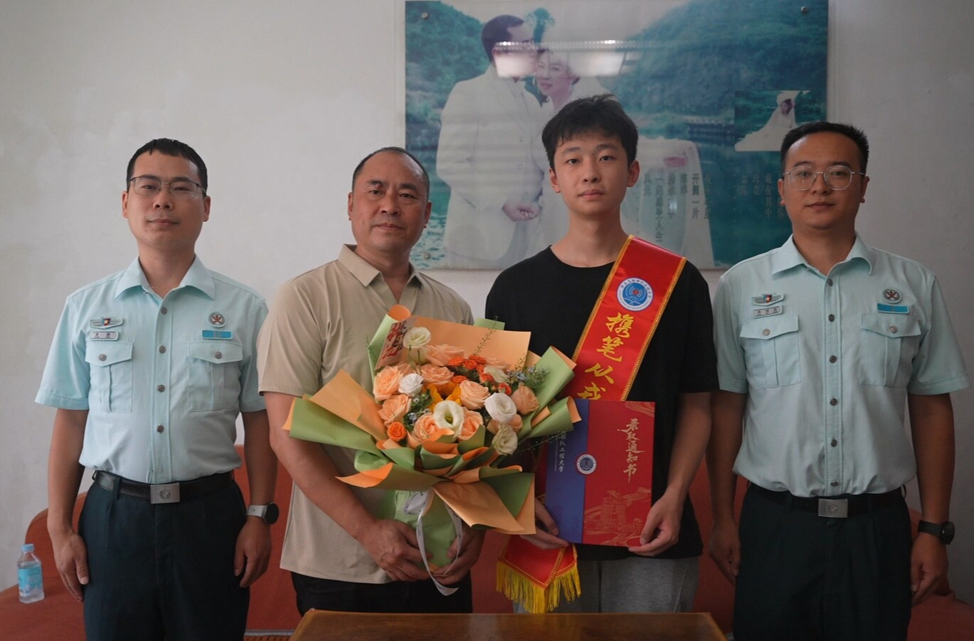 永兴县：军校通知书送上门  少年携志赴军营
