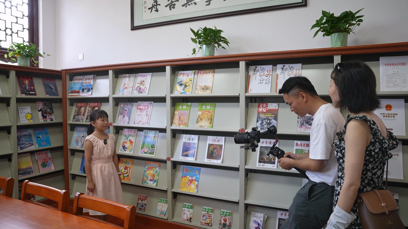 在真实环境中锻炼主持技巧，用“小话筒”传递成长声音，“银都小主播”户外实践课收获多多