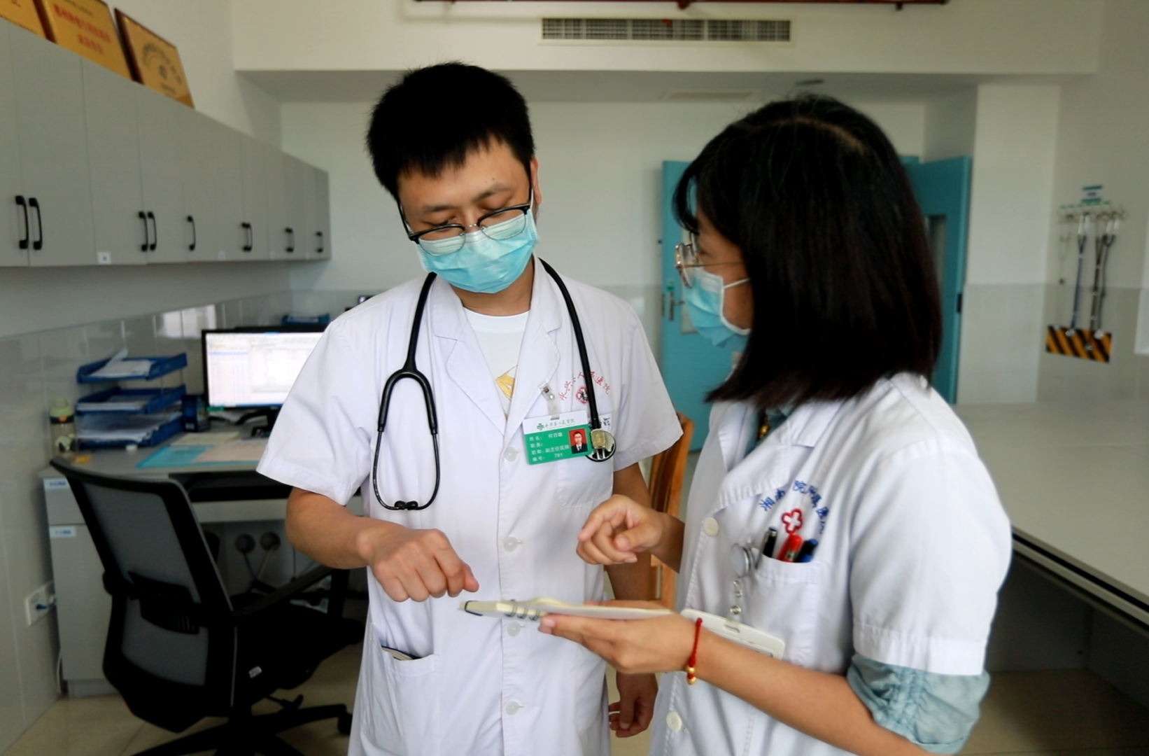 中国医师节·致敬医生|永兴县人民医院何日雄：医术为刃 仁心为盾 为肿瘤患者点亮生命之光