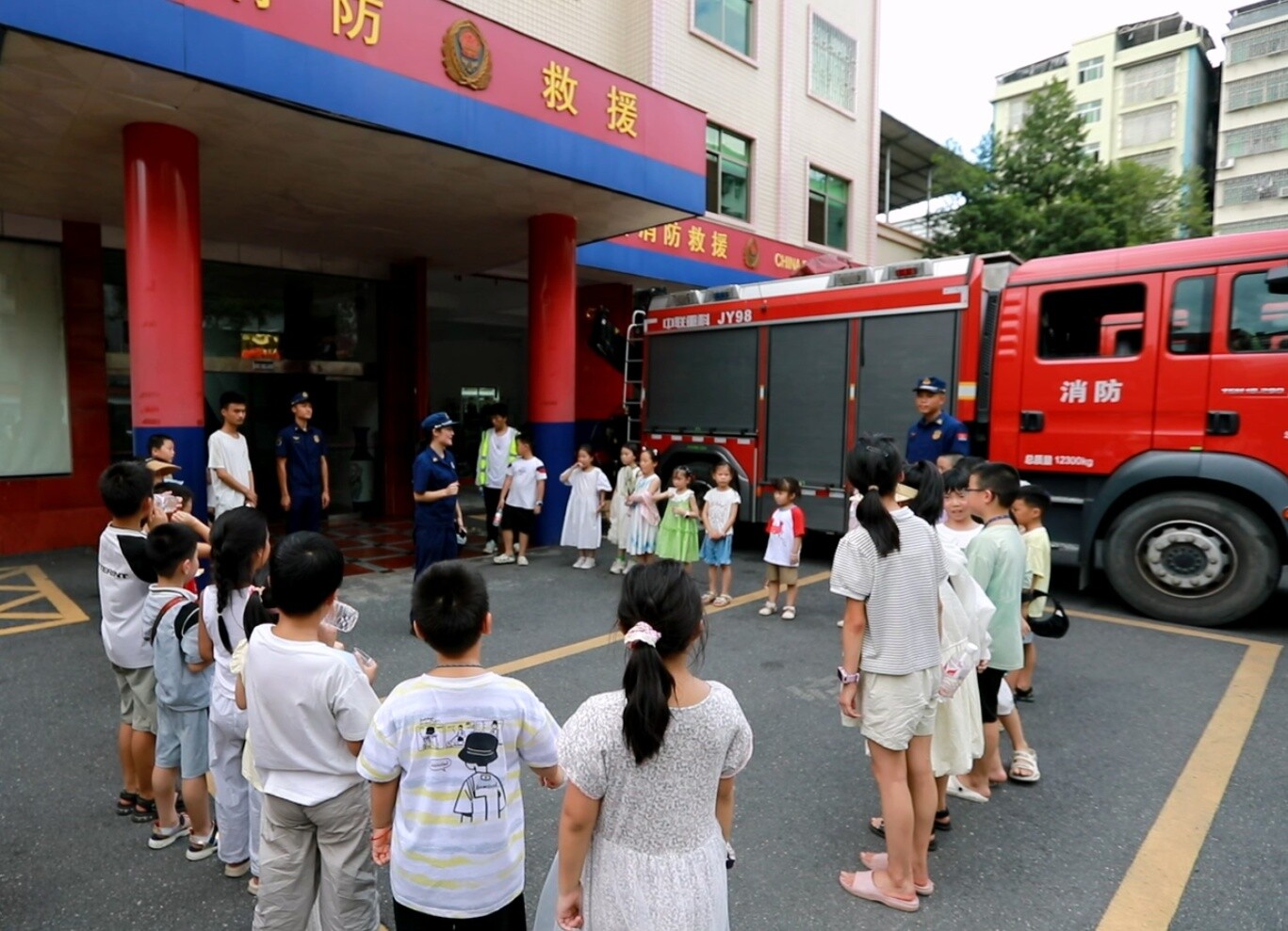 永興：“零距離”體驗消防 為暑期安全“充電”