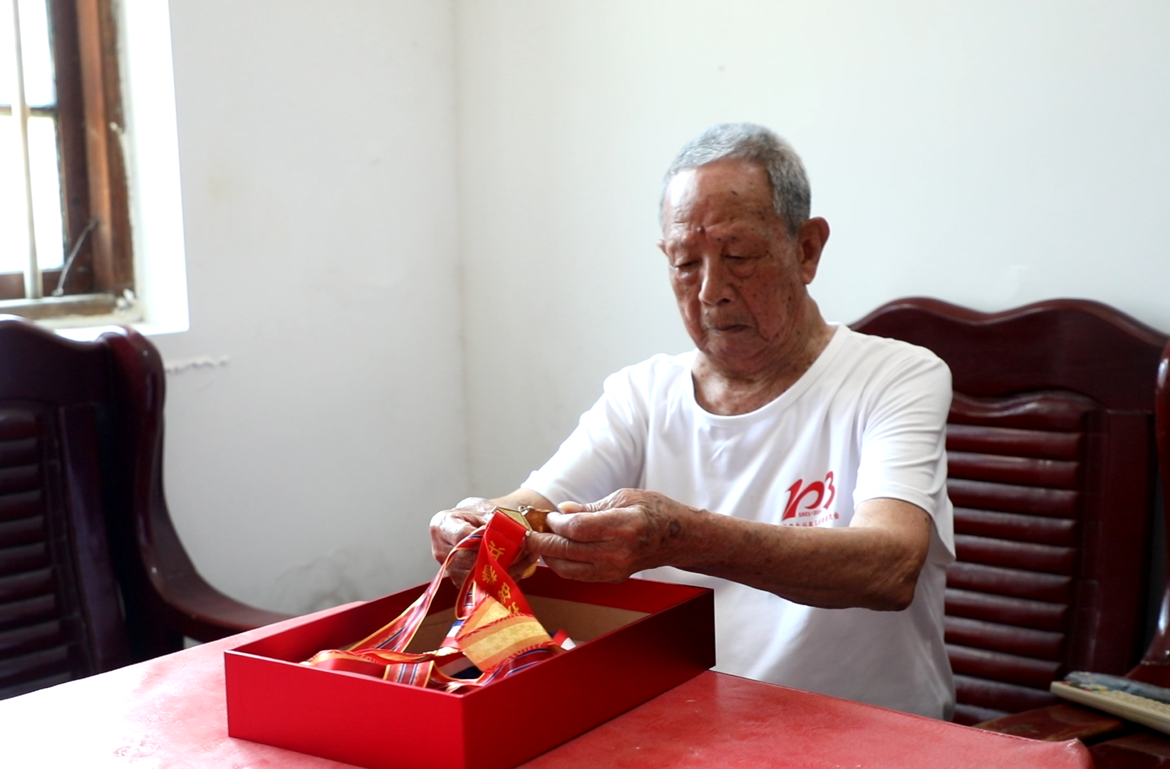 纪念中国人民抗日战争暨世界反法西斯战争胜利80周年大会|抗战老兵史美录：历经战火洗礼 难忘峥嵘岁月