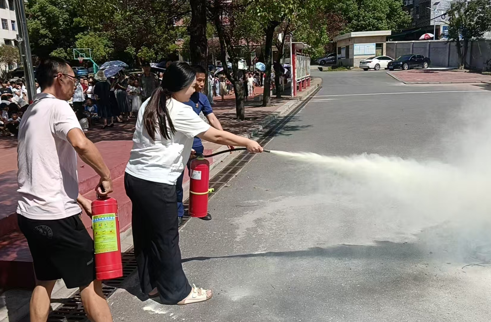 全民守护安全行动|永兴县湘阴渡街道：开展消防疏散演练活动 筑牢校园安全“防火墙”