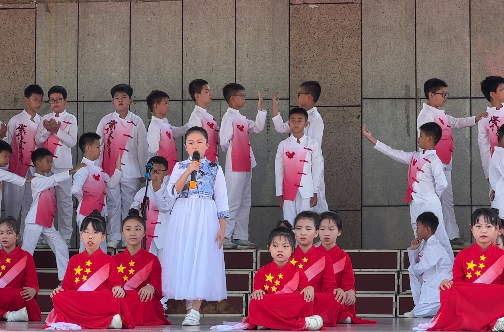 新學(xué)期 新氣象|永興縣水南小學(xué)：開(kāi)筆破蒙 禮潤(rùn)人生