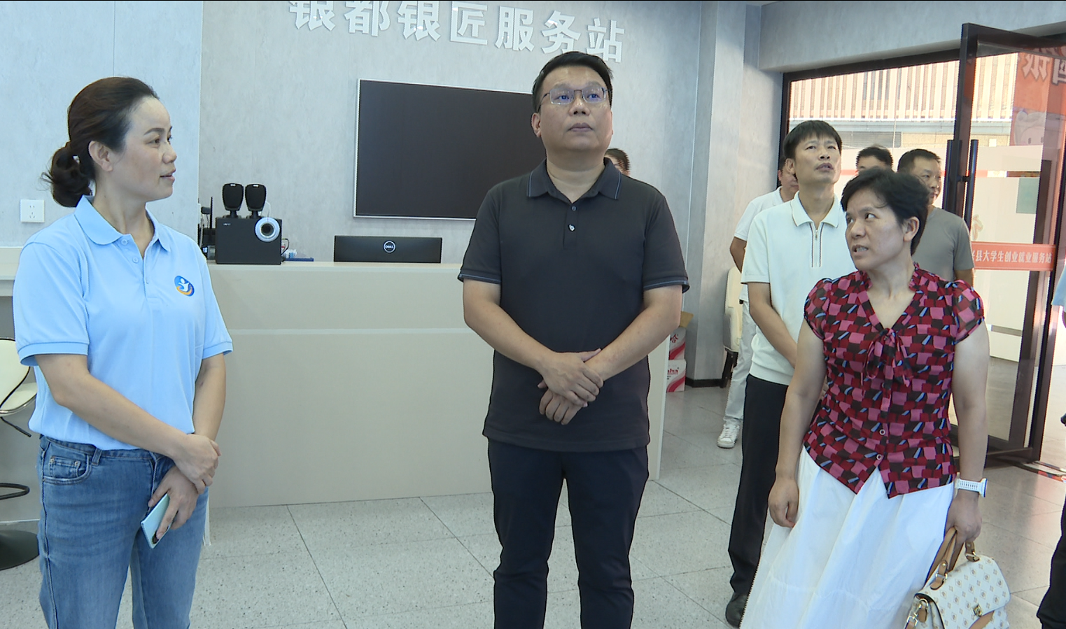 宾心华调研民生实事项目建设工作