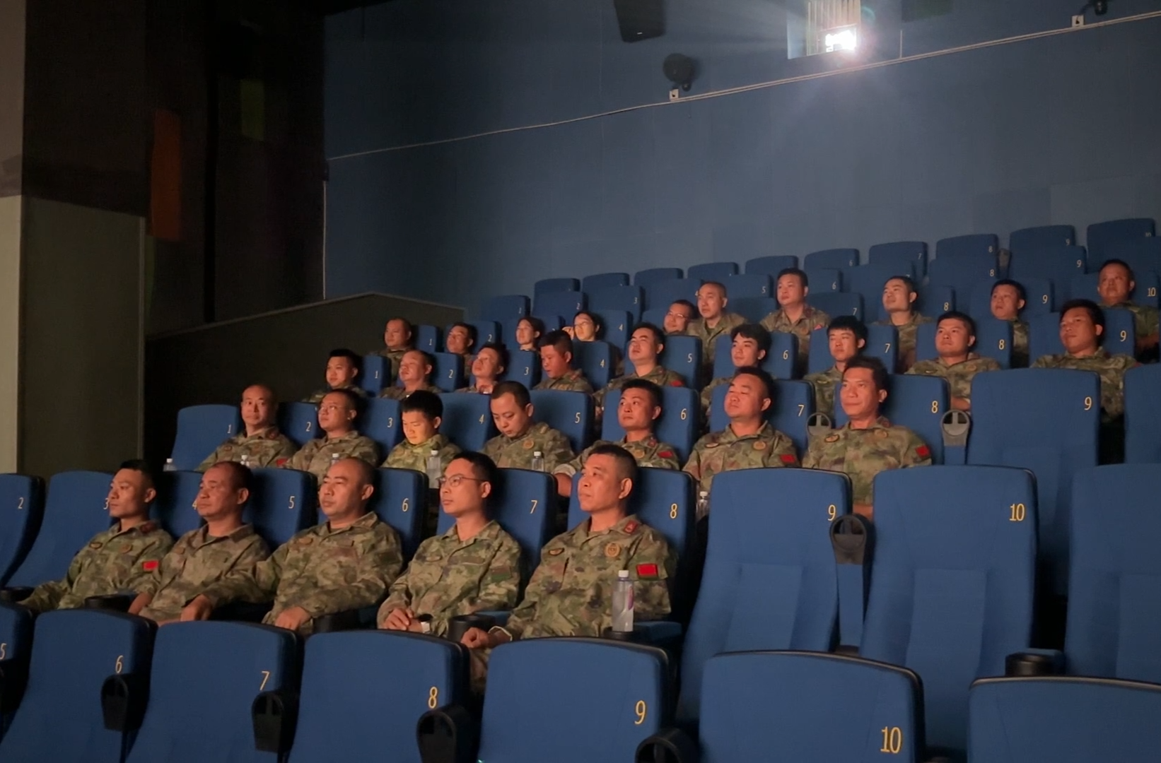 铭记历史，勿忘国耻！永兴县人武部组织全体干部职工、专武干部及民兵骨干观看电影《731》