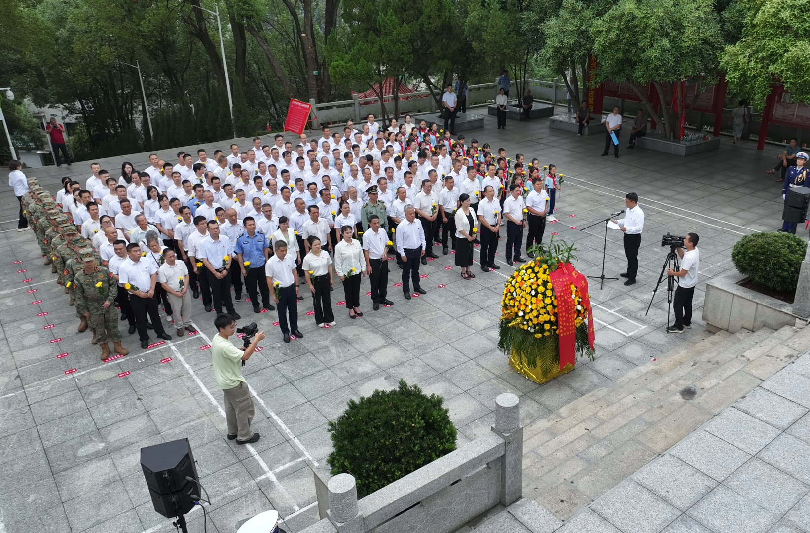 永兴县举行烈士纪念日向英雄烈士敬献花篮仪式