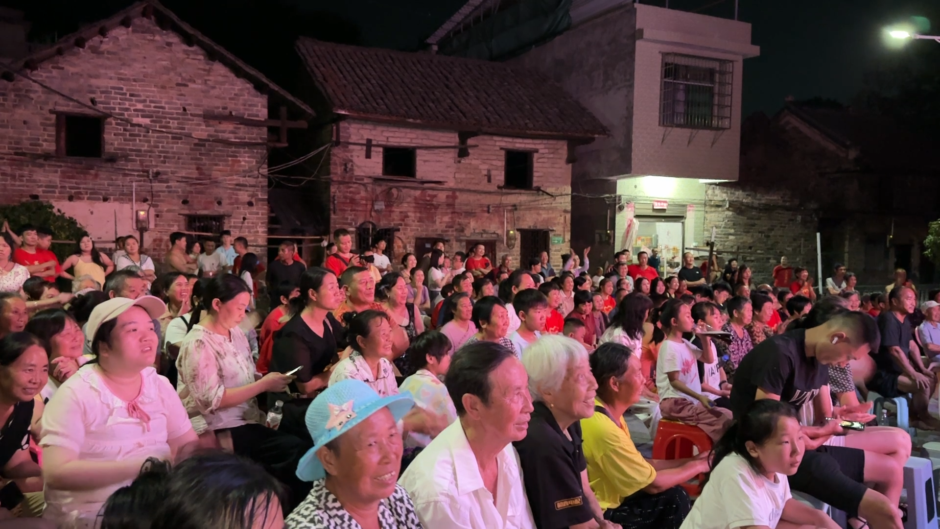 欢度双节|永兴:文艺演出进乡村 文化惠民暖人心