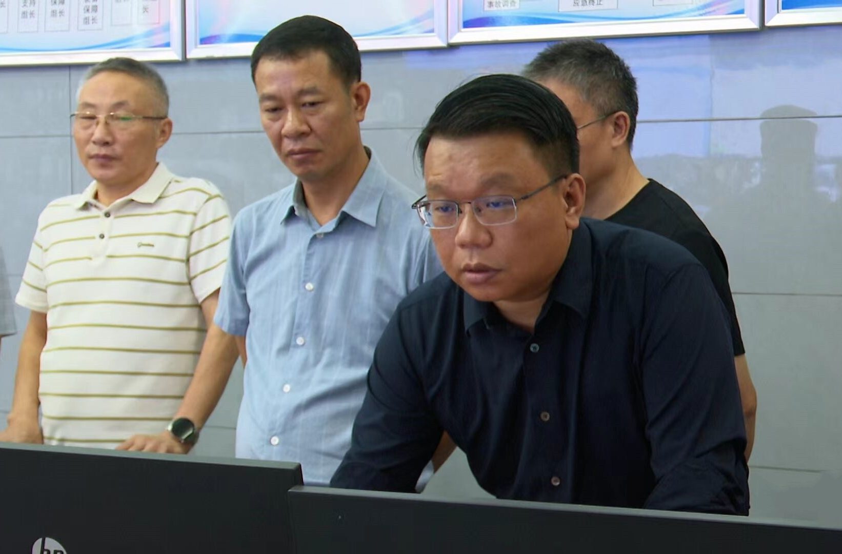 宾心华调研安全生产和校园安全工作