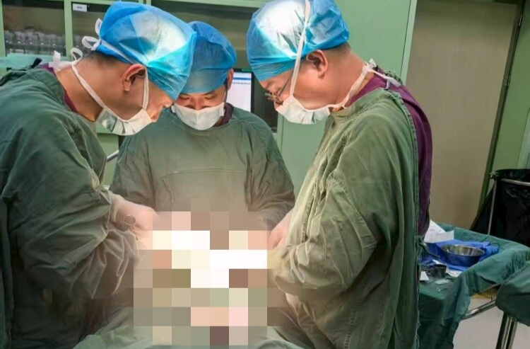 技术新突破，永兴县人民医院成功为一名9岁女童实施“可降解材料内固定修复手术”