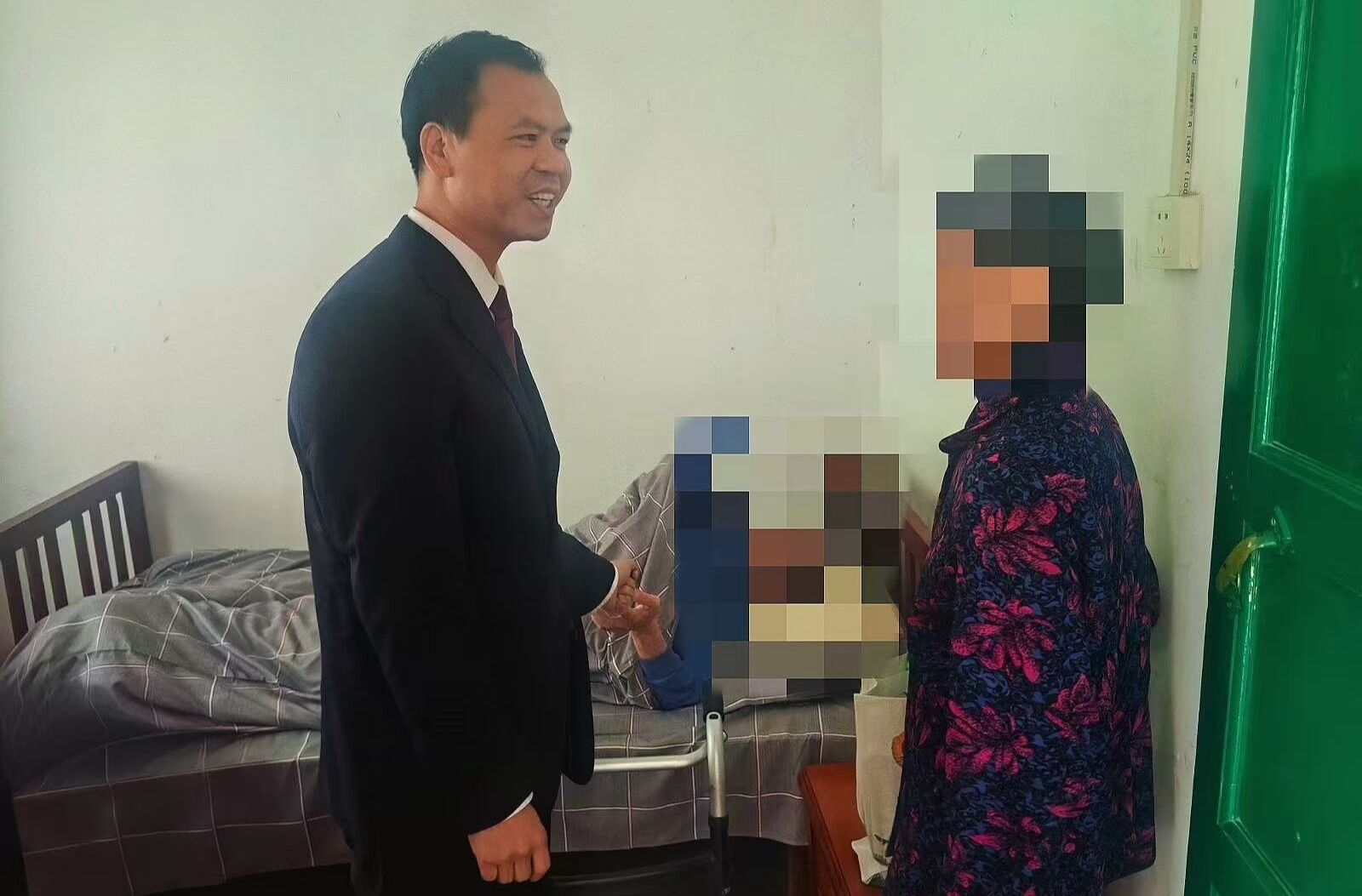 “检察蓝”守护“夕阳红” ——永兴县人民检察院开展敬老月主题党日暨公益诉讼普法活动